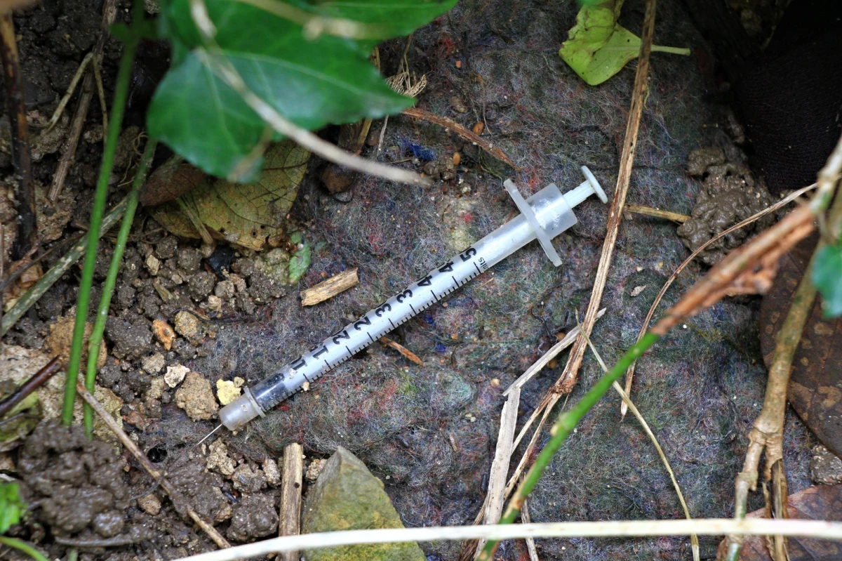 Podczas minionego weekendu, który we Francji obfitował w koncerty i festiwale plenerowe z okazji Święta Muzyki, doszło do serii niepokojących incydentów. Jak podaje "Le Parisien", czternastu mężczyzn zostało zatrzymanych w związku z atakami na kobiety, które zostały ukłute strzykawkami i igłami. Zatrzymani to osoby w wieku od 19 do 44 lat.