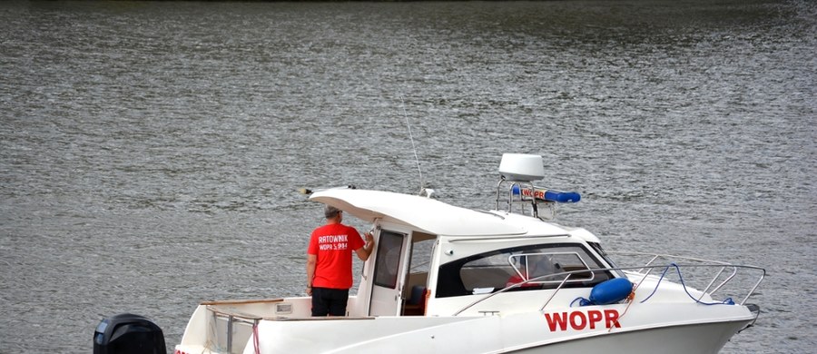 Strażacy odnaleźli ciało 32-letniego płetwonurka, który zaginął w niedzielę w jeziorze Łęsk koło Szczytna na Mazurach.