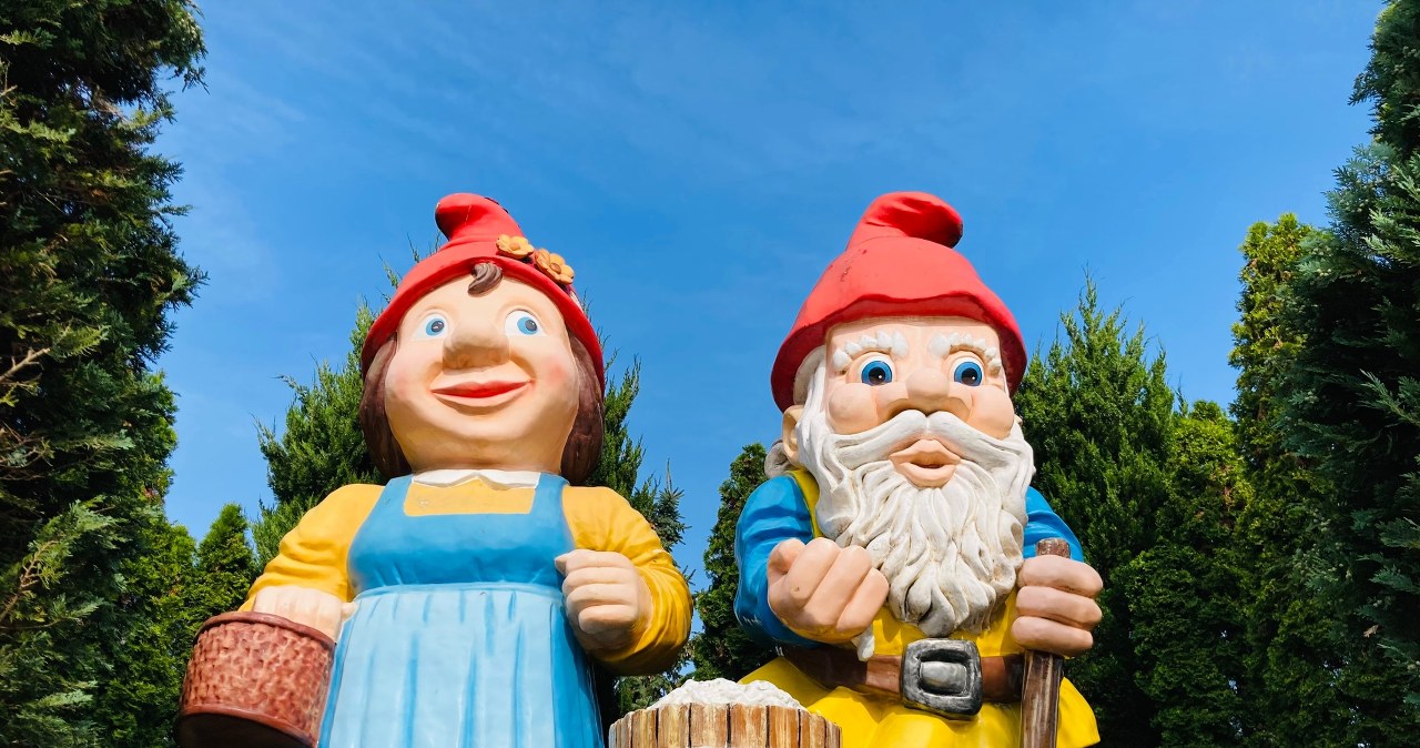 Ma ponad 5 metrów i jest wizytówką miasta. Wpadnij do świata krasnali