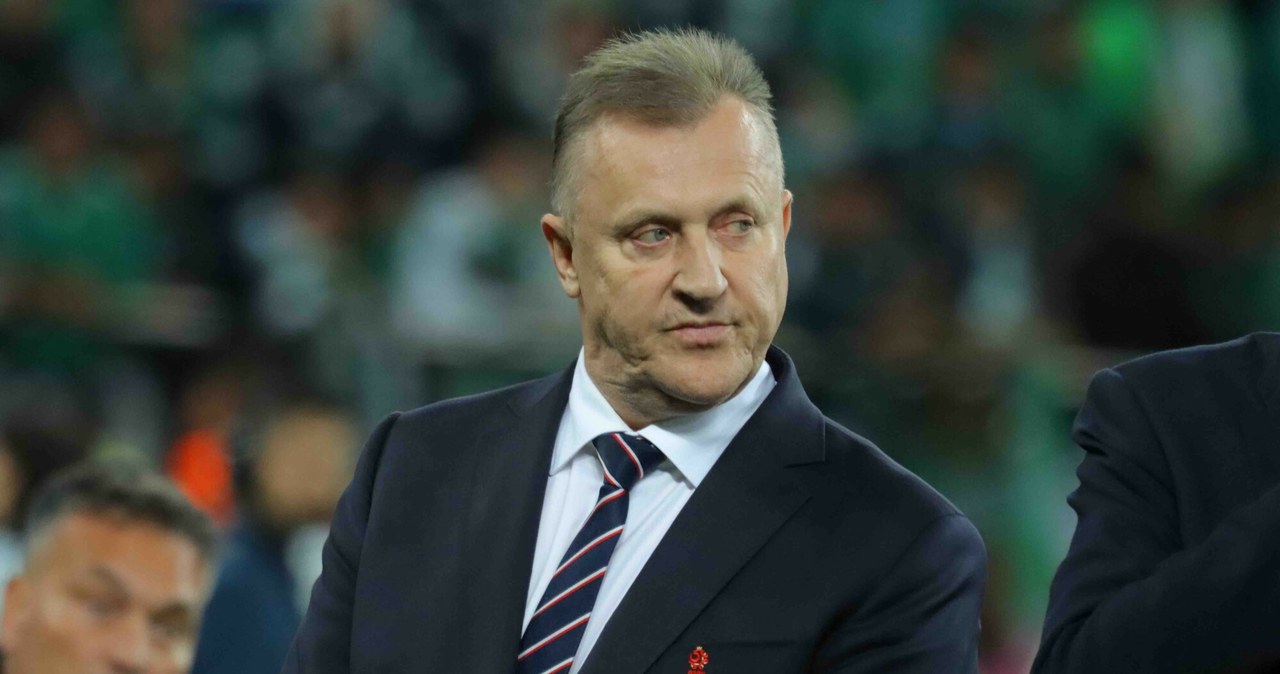 Dzieje się w siedzibie PZPN. Dwaj trenerzy są już w środku.
