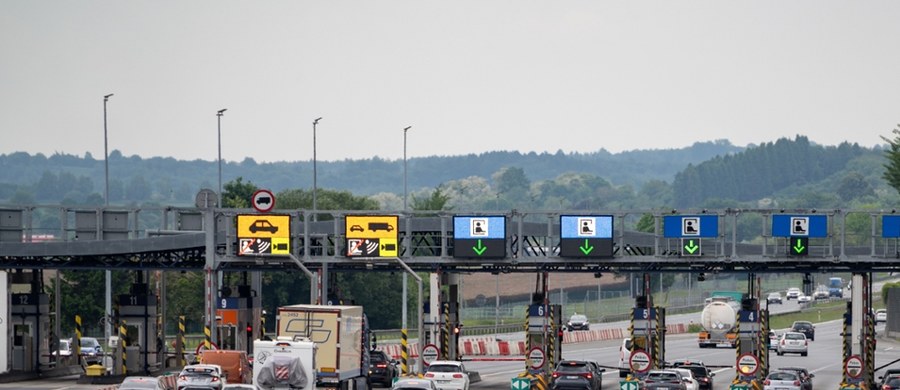 Kierowcy podróżujący autostradą A4 między Krakowem a Katowicami mogą przygotować się na duże zmiany. Jak poinformowało Ministerstwo Infrastruktury, przejazd tym odcinkiem już niebawem stanie się bezpłatny dla pojazdów lekkich. Kiedy konkretnie?