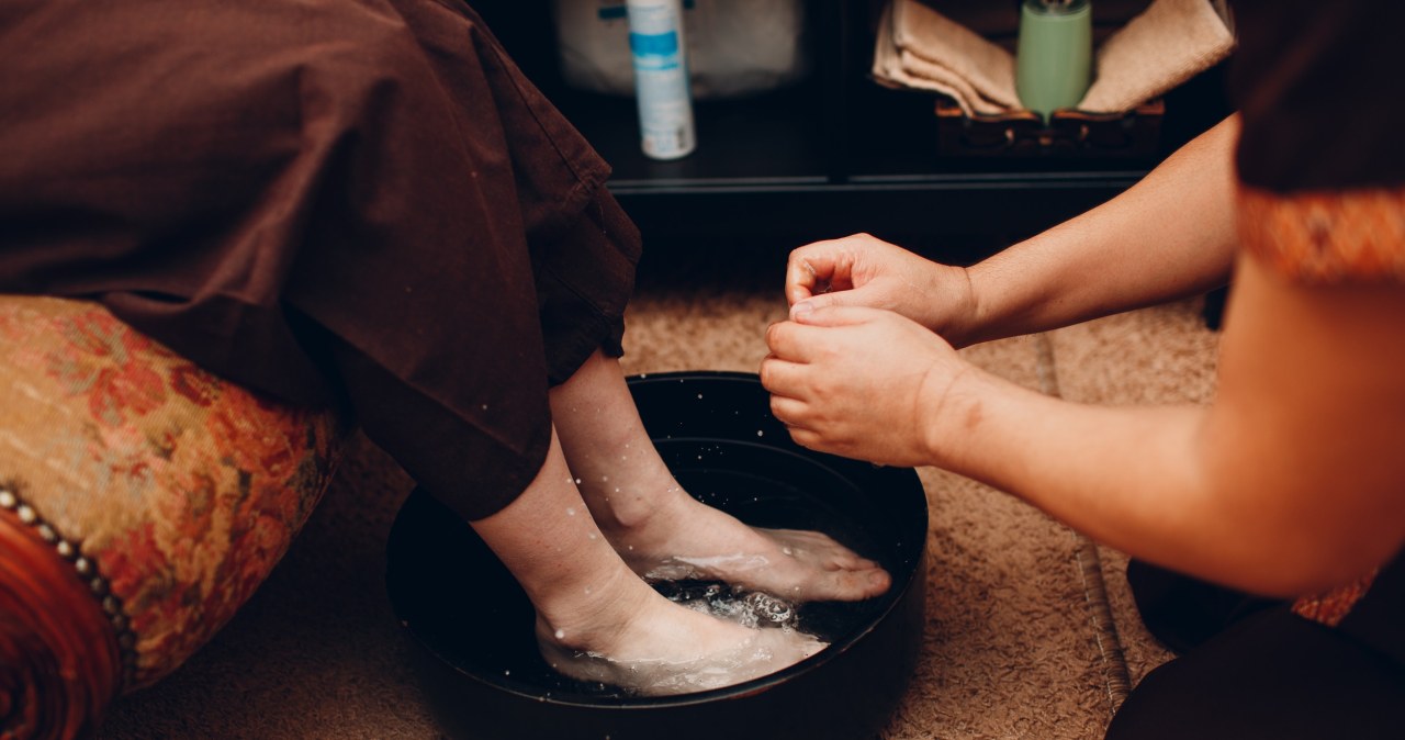 Zrób to 20 minut przed snem. Zapomniany rytuał, który odmładza i uspokaja