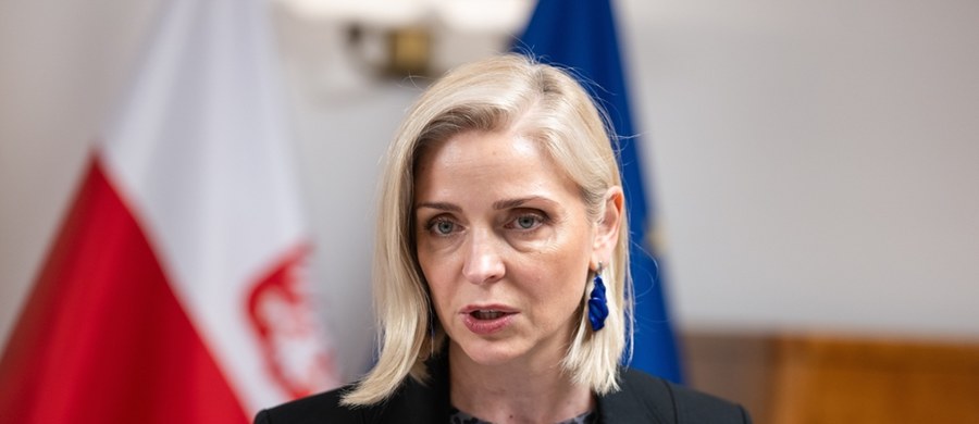 Premier Donald Tusk odwołał Joannę Muchę ze stanowiska wiceszefowej resortu edukacji. O tym, że podała się ona do dymisji, dziennikarze RMF FM informowali jako pierwsi w poniedziałek.