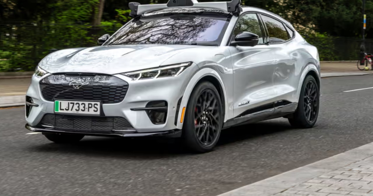 Robot-taksówkarz już w Europie. Uber bez kierowcy rusza z testami