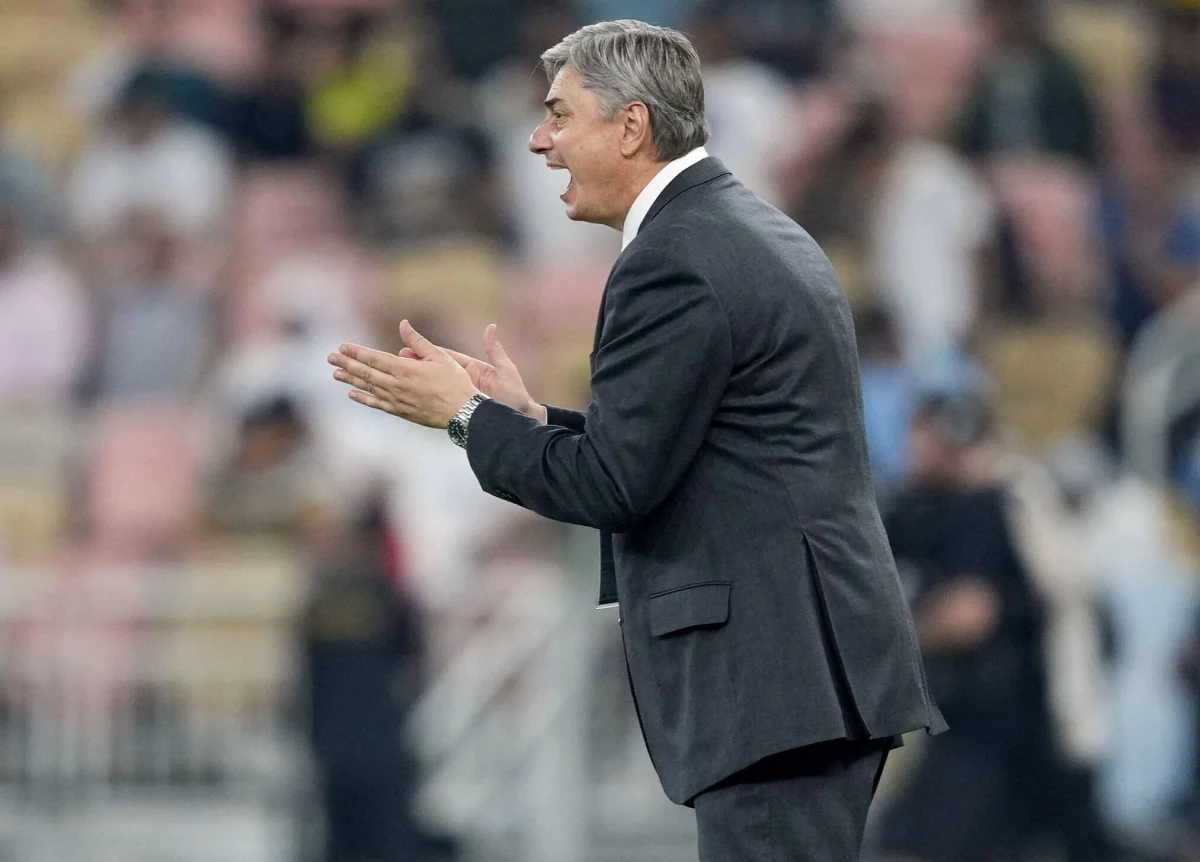 Maciej Skorża potwierdził medialne doniesienia, że nie będzie trenerem piłkarskiej reprezentacji Polski. Szkoleniowiec zakomunikował swoją decyzję ​na konferencji prasowej przed meczem prowadzonej przez niego Urawy Red Diamonds z CF Monterrey w ramach klubowych mistrzostw świata.