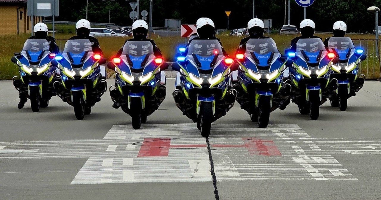 Tak jeżdżą polscy policjanci na motocyklach. Nie mają miejsca na błąd