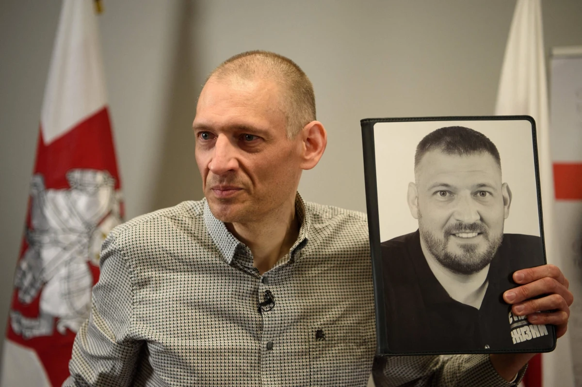 ​Uwolniony po pięciu latach więzienia przez reżim Łukaszenki białoruski opozycjonista Siarhej Cichanouski w czwartek spotka się w Warszawie z prezydentem Andrzejem Dudą i ministrem spraw zagranicznych Radosławem Sikorskim. W spotkaniu weźmie udział także żona opozycjonisty - Swiatłana Cichanouska. 