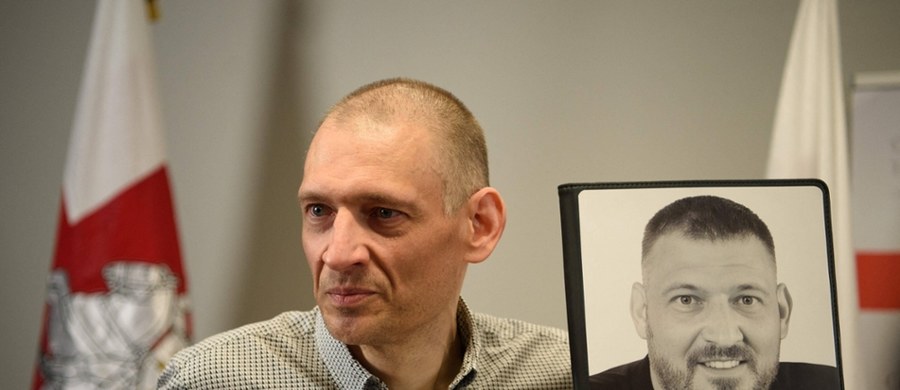 ​Uwolniony po pięciu latach więzienia przez reżim Łukaszenki białoruski opozycjonista Siarhej Cichanouski w czwartek spotka się w Warszawie z prezydentem Andrzejem Dudą i ministrem spraw zagranicznych Radosławem Sikorskim. W spotkaniu weźmie udział także żona opozycjonisty - Swiatłana Cichanouska. 