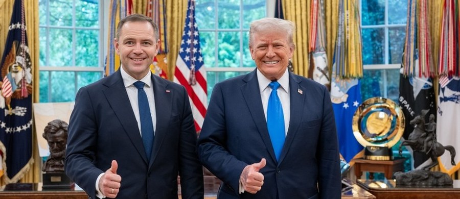 "Uważam, że możemy się spodziewać i wizyty nowego prezydenta Karola Nawrockiego w Białym Domu, i prezydenta Stanów Zjednoczonych Donalda Trumpa w Warszawie" - powiedział w Hadze po szczycie NATO prezydent Andrzej Duda. "Oczywiście, terminy będą jeszcze ustalane, ale zakładam, że to nastąpi niebawem" - zastrzegł Duda.