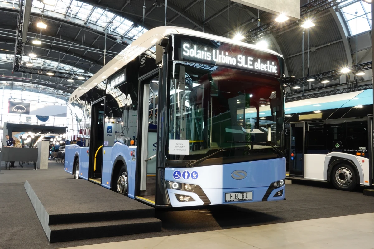 Dziesięć autobusów elektrycznych zasili tabor komunikacji miejskiej w Gorzowie Wielkopolskim (woj. lubuskie). Władze miasta podpisały z firmą Solaris Bus & Coach umowę na zakup i dostawę pojazdów. Jej wartość to ponad 32,2 mln zł – poinformował rzecznik Urzędu Miasta Gorzowa Wlkp. Wiesław Ciepiela.