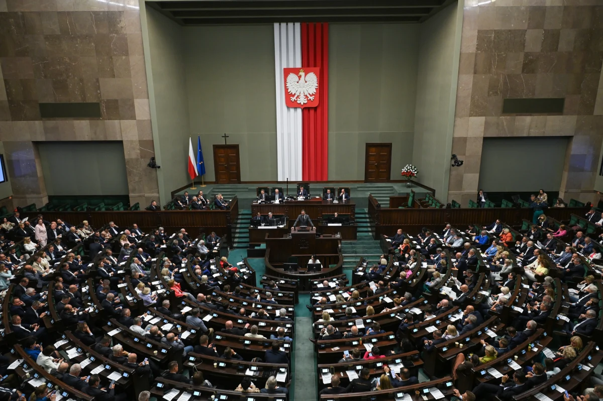 Sejm odrzucił w środę sprawozdanie Krajowej Rady Radiofonii i Telewizji z działalności w 2024 roku wraz z informacją o podstawowych problemach radiofonii i telewizji oraz informację o działalności Rady Mediów Narodowych w 2024 roku.