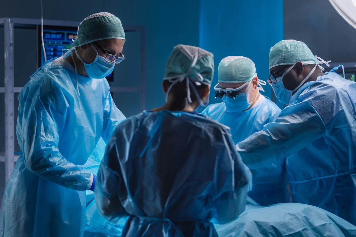 Sukces Uniwersytetu Medycznego we Wrocławiu. Działalność uczelni w obszarze badań chorób serca i układu krążenia została doceniona w prestiżowym zestawieniu U.S. News Best Global Universities 2025–2026. Wrocław znalazł się na 13. miejscu zestawienia, wyprzedzając badaczy z brytyjskiego Oksfordu i amerykańskiego Yale.