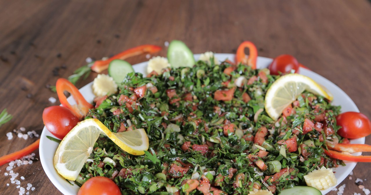 Przepis prosto z Turcji. To prawdopodobnie najsmaczniejsza sałatka na lato