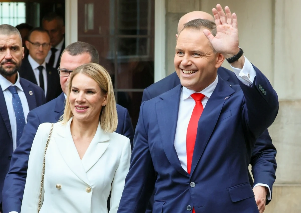 Pakiet kilku ustaw trafi do Sejmu z Kancelarii Prezydenta już na pierwszym posiedzeniu po zaprzysiężeniu Karola Nawrockiego - ustalił nieoficjalnie dziennikarz RMF FM Kacper Wróblewski. Jeden z projektów ma dotyczyć podwyższenia kwoty wolnej od podatku do 60 tysięcy złotych.