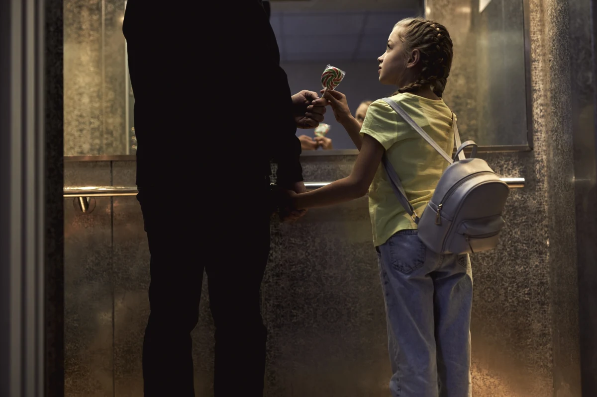 44-latek podejrzany jest o przestępstwa seksualne wobec małoletnich. To trzecie postępowanie w jego sprawie w ciągu ostatnich dwóch lat. Śledztwo prowadzi Prokuratura Rejonowa w Ząbkowicach Śląskich.