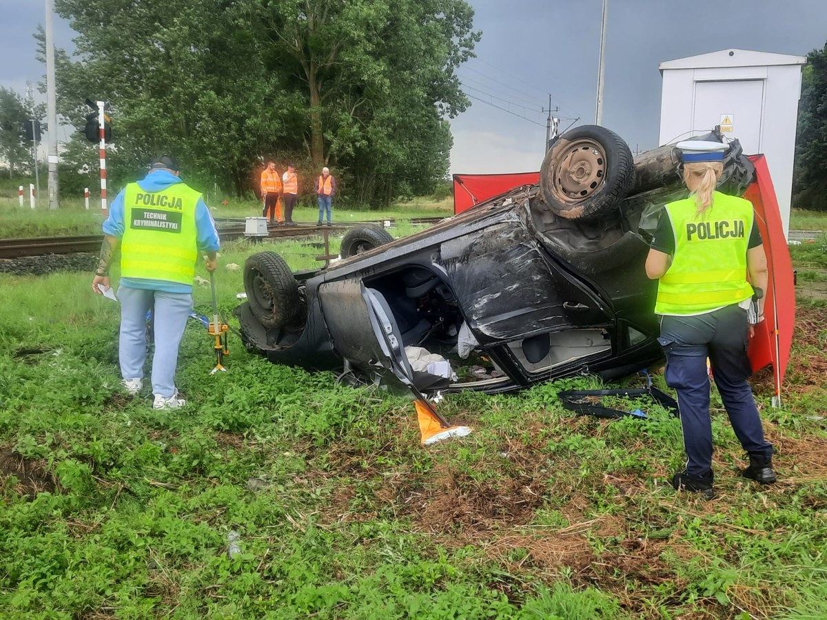 Koszmarny wypadek na oznakowanym przejeździe