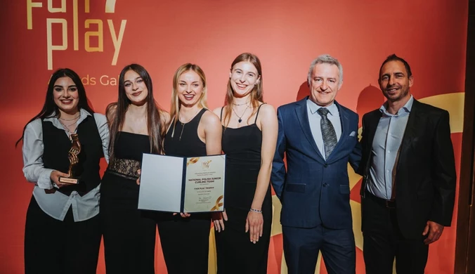 Polki pożyczyły szczotki. Zostały docenione i wylądowały na wielkiej gali