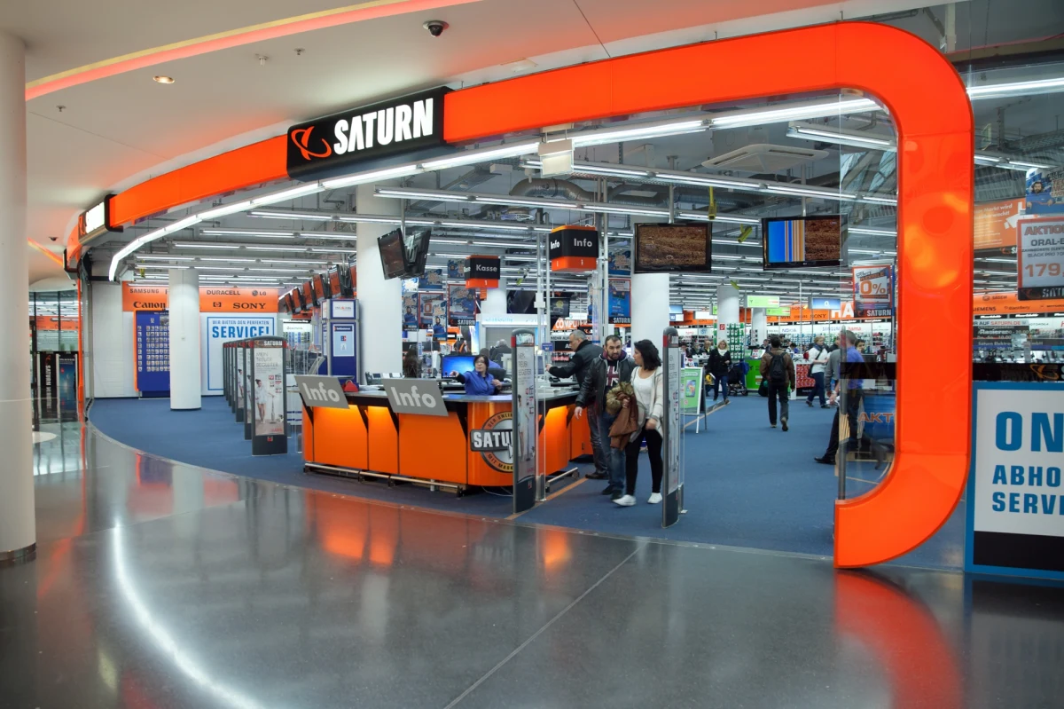 Klienci mogą być zaskoczeni. Popularna w Europie sieć Saturn, sprzedająca sprzęt AGD i RTV, powoli znika z kolejnych miast. Saturna w wielu miejscach zastępuje Media Markt.