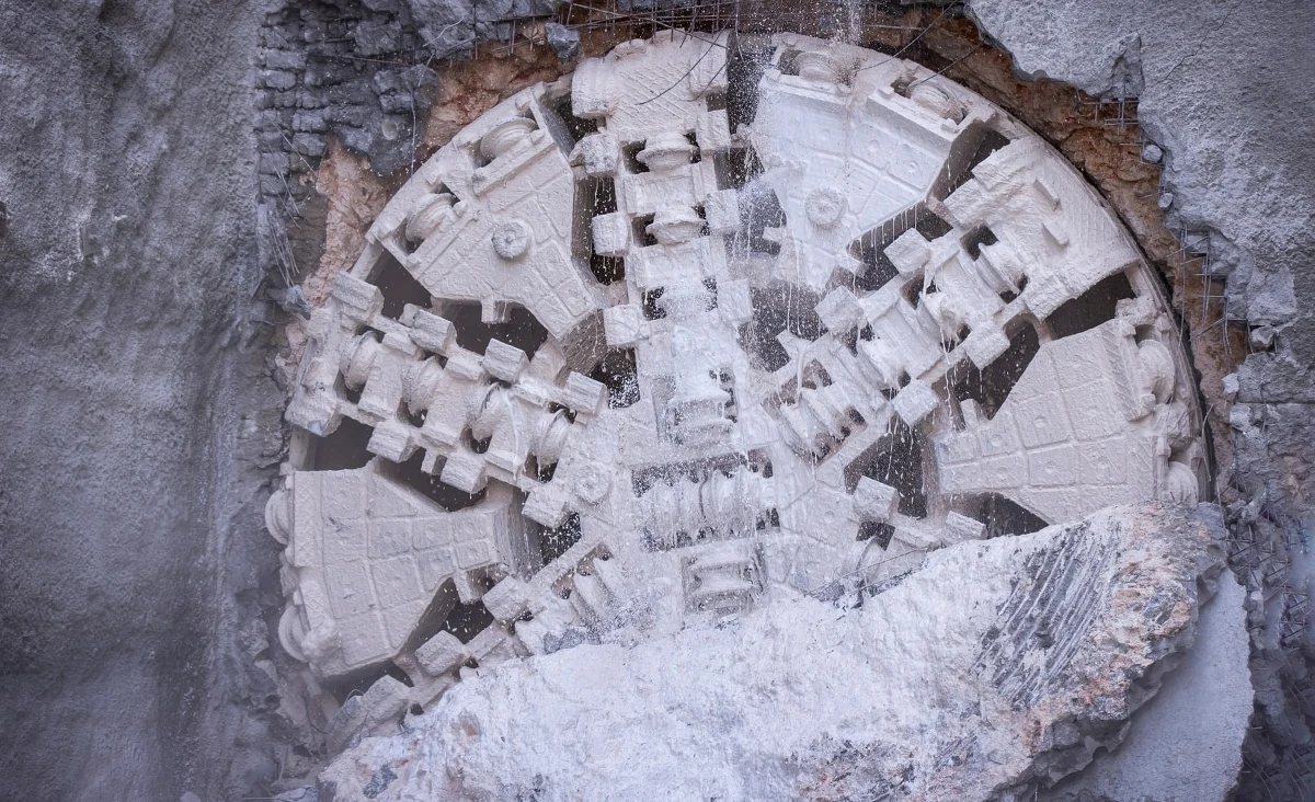 Około 2,2 mld zł brutto to wartość kontraktu na budowę Kolei Dużych Prędkości pod Łodzią, który w piątek podpisała Spółka Centralny Port Komunikacyjny. Inwestycję wykona konsorcjum budowlane PORR.