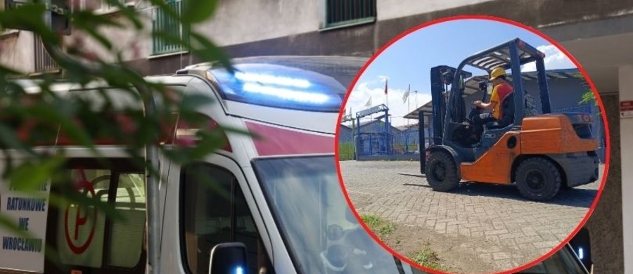 Dwóch mężczyzn - w wieku 63 i 70 lat - zginęło pod gruzami budynku gospodarczego, który zawalił się w Lgocie Górnej (woj. śląskie). Konstrukcja budynku została najprawdopodobniej naruszona przez wózek widłowy. 