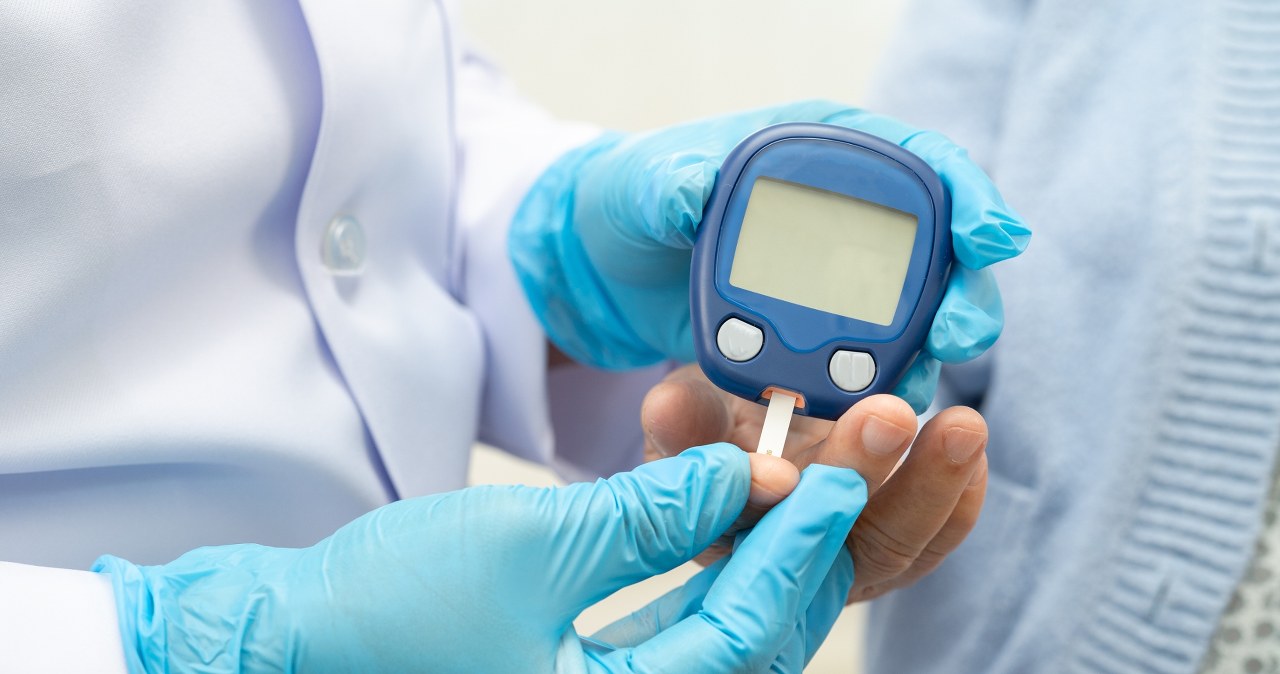 Samotność zwiększa ryzyko cukrzycy. Nowe badania wśród seniorów