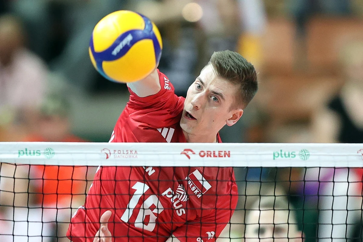 Polscy siatkarze pokonali Kanadę 3:2 (30:32, 14:25, 25:17, 25:23, 15:13) w meczu Ligi Narodów. W nocy z soboty na niedzielę zmierzą się z ekipą USA.