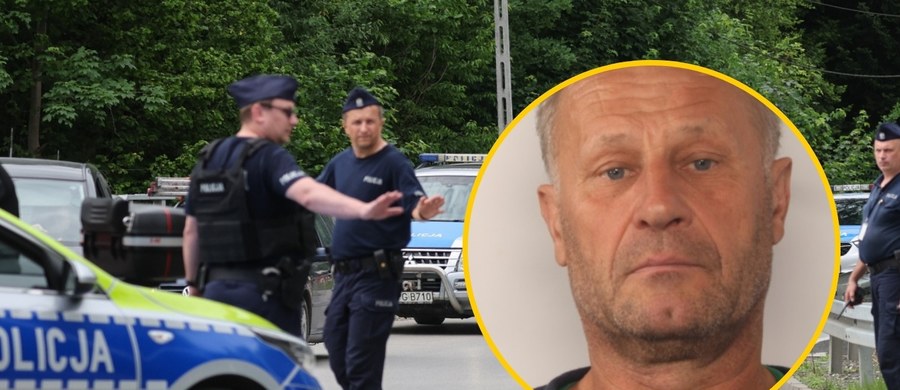 To była bardzo intensywna noc dla służb. Nadal trwa obława na 57-letniego Tadeusza Dudę, prawdopodobnego sprawcę strzelaniny w Starej Wsi w gminie Limanowa w Małopolsce. Wciąż nie wiadomo, gdzie może się ukrywać. Policja przypomina, że może mieć przy sobie broń. Wiadomo także, że miał zakaz zbliżania się do swojej rodziny z powodu gróźb i przemocy.