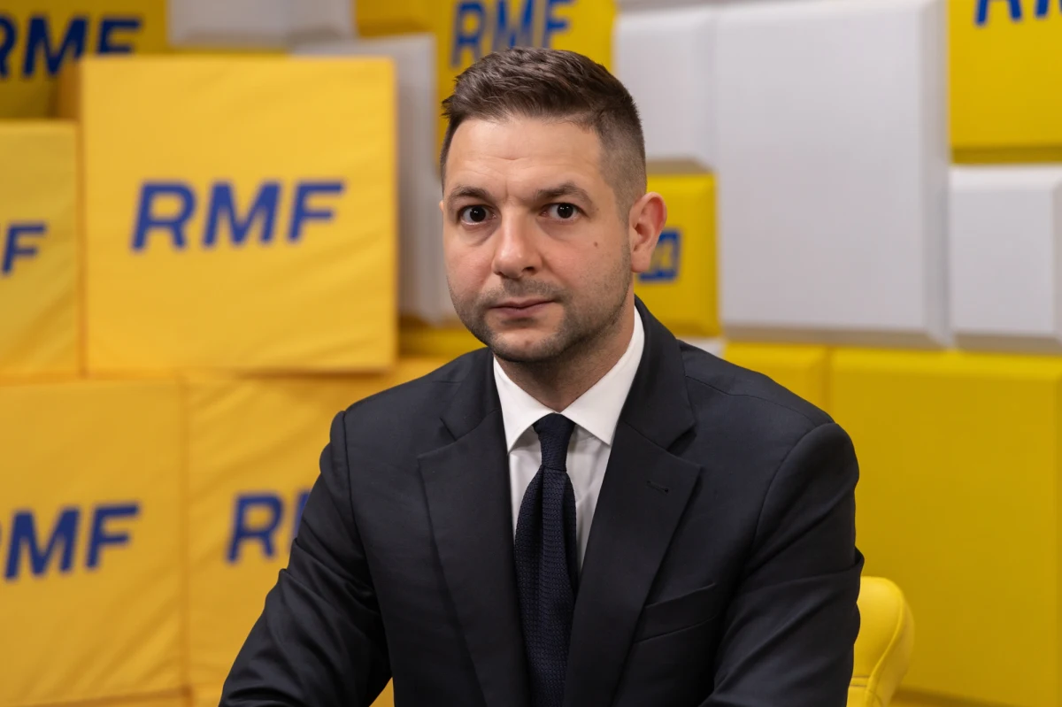 "Ja jestem przekonany, że Jarosław Kaczyński kolejną kadencję będzie prowadził największy obóz w Polsce" - powiedział Patryk Jaki, Gość Krzysztofa Ziemca, zapytany o to, czy nastąpi zmiana w fotelu prezesa Prawa i Sprawiedliwości. "PiS jest w bardzo dobrej kondycji" - dodał. Dopytywany o to, o kogo poszerzy się kierownictwo Prawa i Sprawiedliwości, odpowiedział, że "będzie zaciąg z nowego pokolenia 30-latków i 40-latków". 
