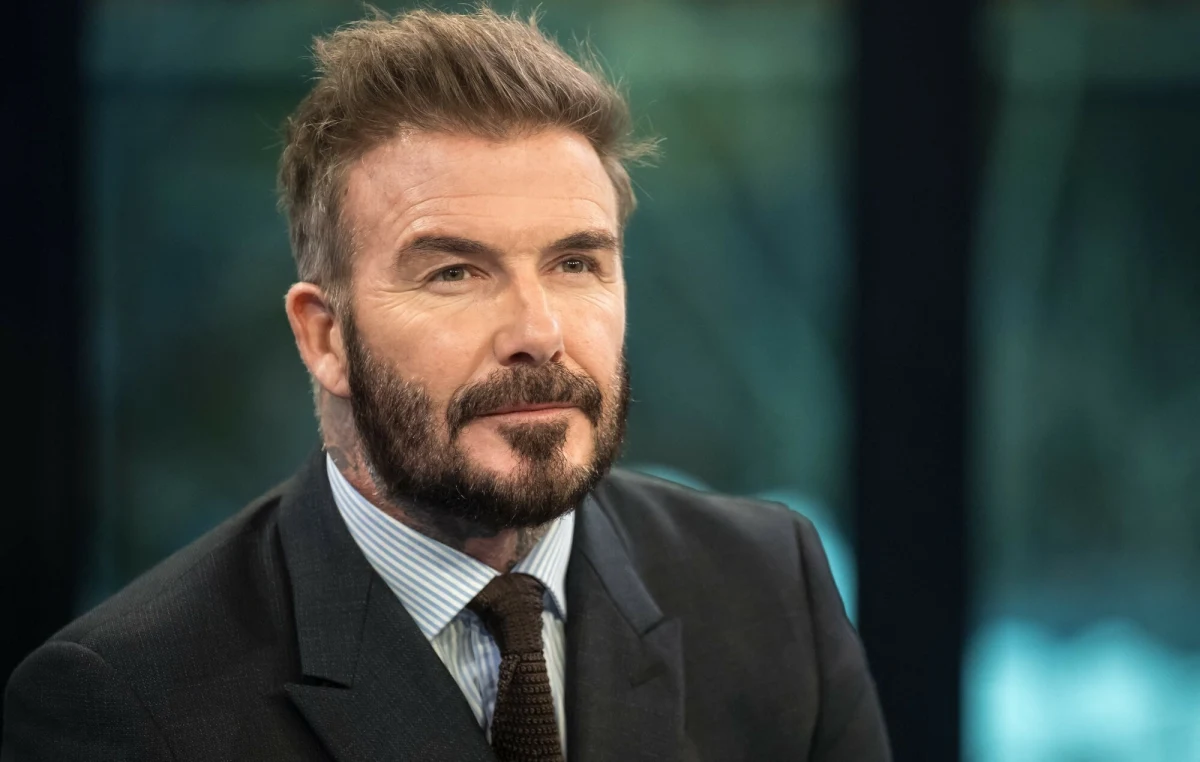 David Beckham trafił do szpitala z urazem, którego szczegółów na razie nie podano. Jego żona Victoria opublikowała zdjęcie męża z ręką na temblaku. Media spekulują o operacji nadgarstka.
