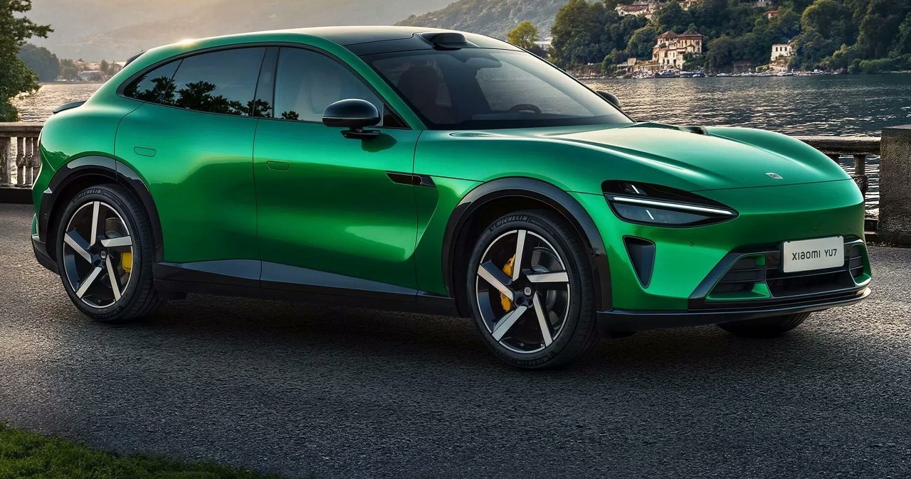 Płomienie z nadkoli Xiaomi YU7. Producent tłumaczy się z incydentu