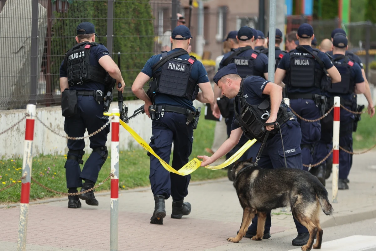 "Tadeusz Duda będzie zachowywał się, jak zwierzyna łowna, która unika myśliwego" – mówi w rozmowie z RMF FM psychiatra, biegły sądowy dr Jerzy Pobocha. "Jeżeli jego siły psychiczne będą słabnąć, może sam się zgłosić do organów ścigania, choć to mało prawdopodobne. Może też popełnić samobójstwo" – ocenia ekspert.