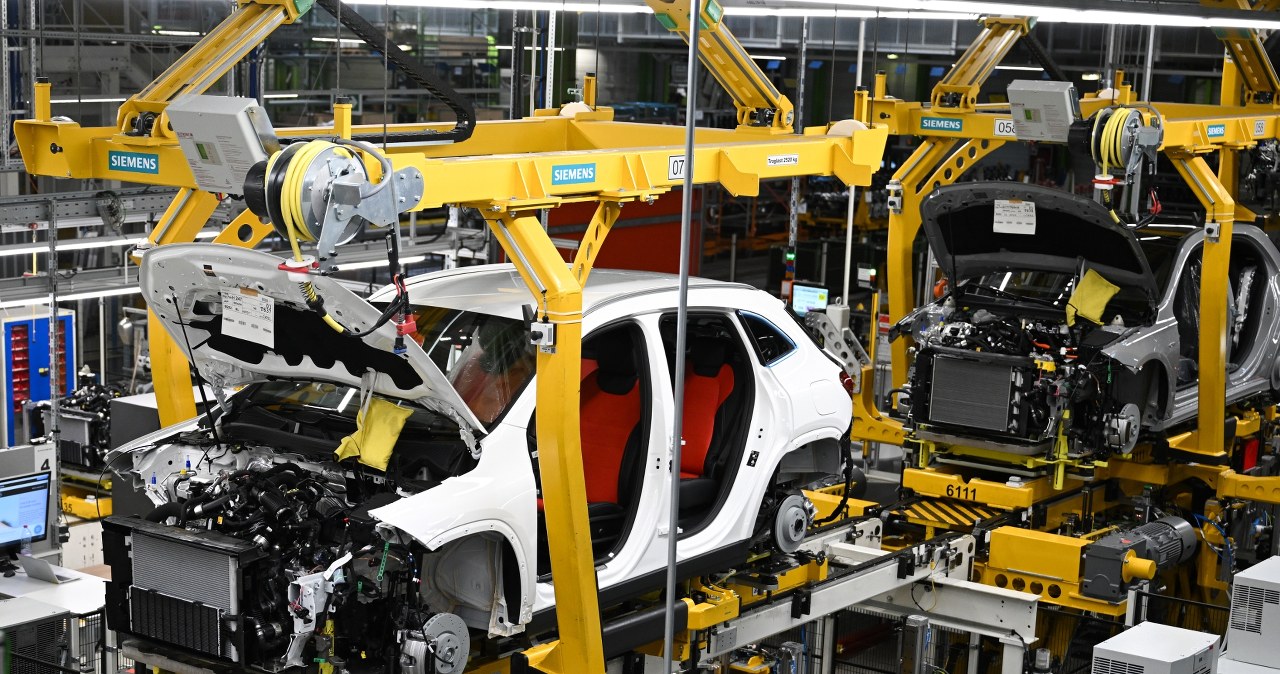 Chiny żelazną ręką trzymają światowy przemysł motoryzacyjny. Lekko rozluźniły chwyt