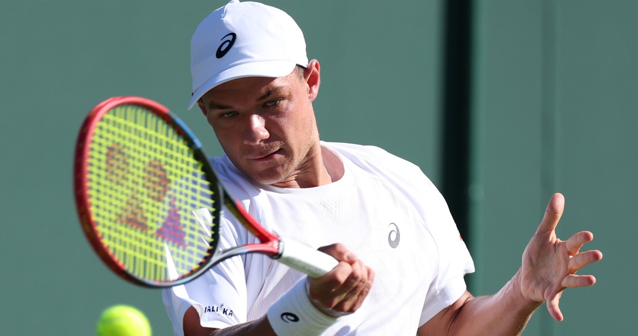 Wielki triumf Kamila Majchrzaka w Londynie. Finalista Wimbledonu pokonany w pięciu setach