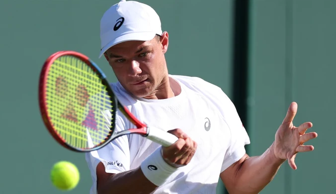 Wielki triumf Kamila Majchrzaka w Londynie. Finalista Wimbledonu pokonany w pięciu setach