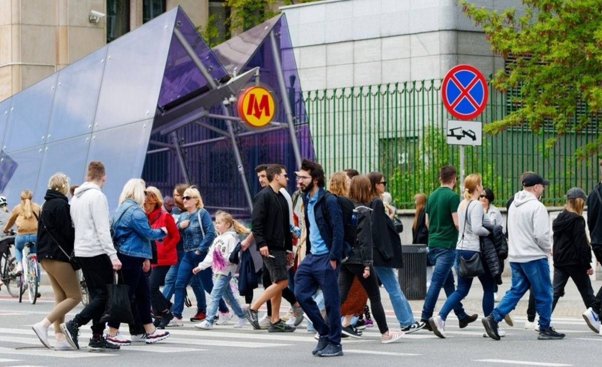 Nocny pożar w warszawskim metrze. Są duże utrudnienia