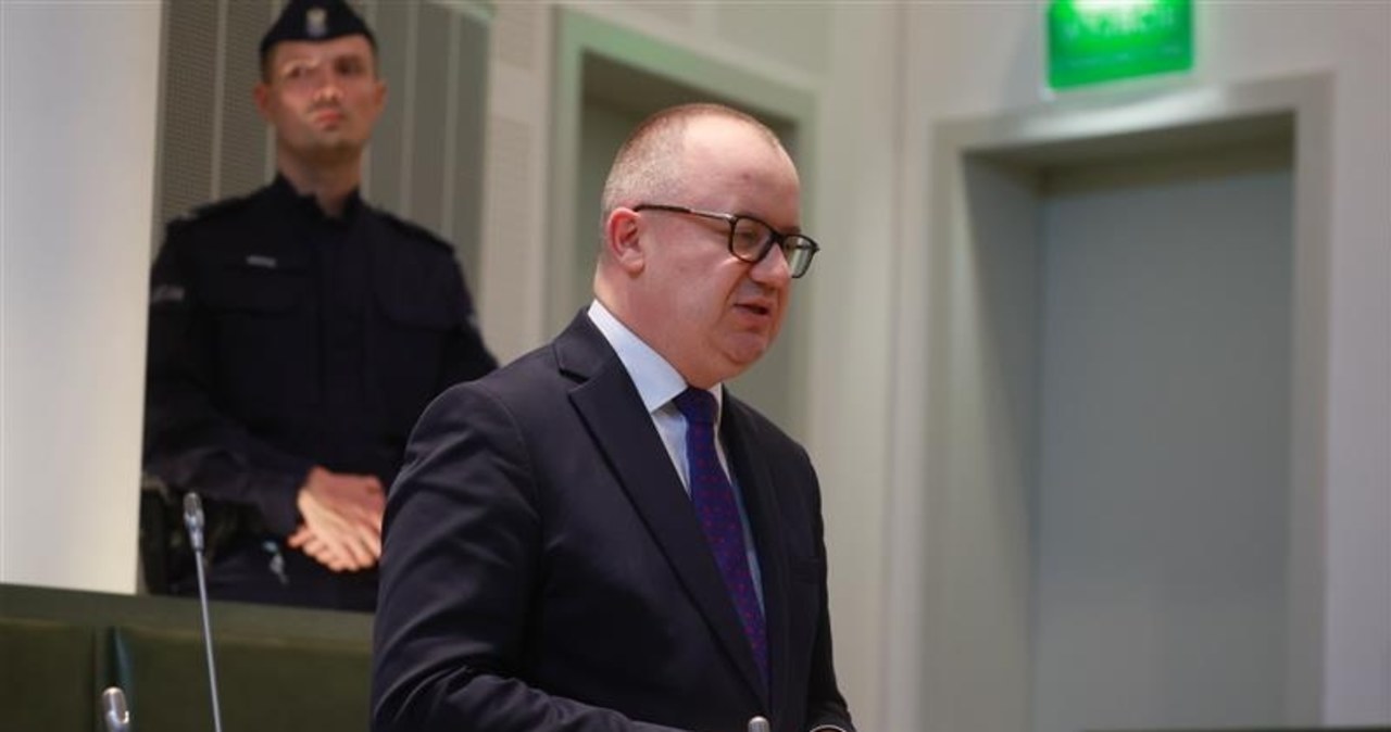 Sędzia zwróciła się do Adama Bodnara. Padło jedno pytanie, na sali oklaski