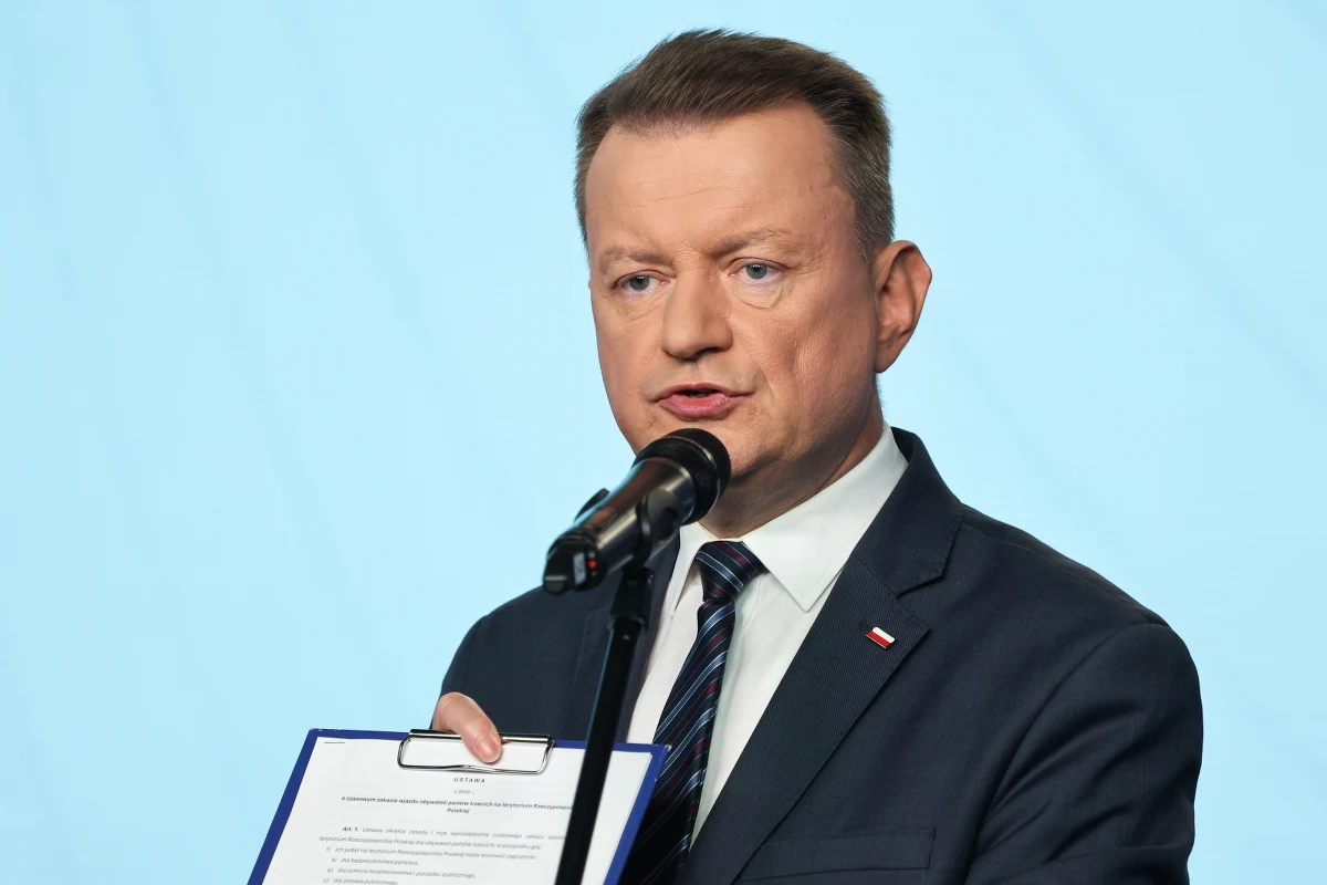 Prawo i Sprawiedliwość zapowiedziało złożenie w Sejmie projektu ustawy, która ma wprowadzić czasowy zakaz wjazdu na terytorium Polski dla obywateli państw spoza Europy. Szef klubu PiS Mariusz Błaszczak poinformował także, że jego partia ponownie rozpocznie zbieranie podpisów pod referendum ws. odrzucenia paktu migracyjnego.