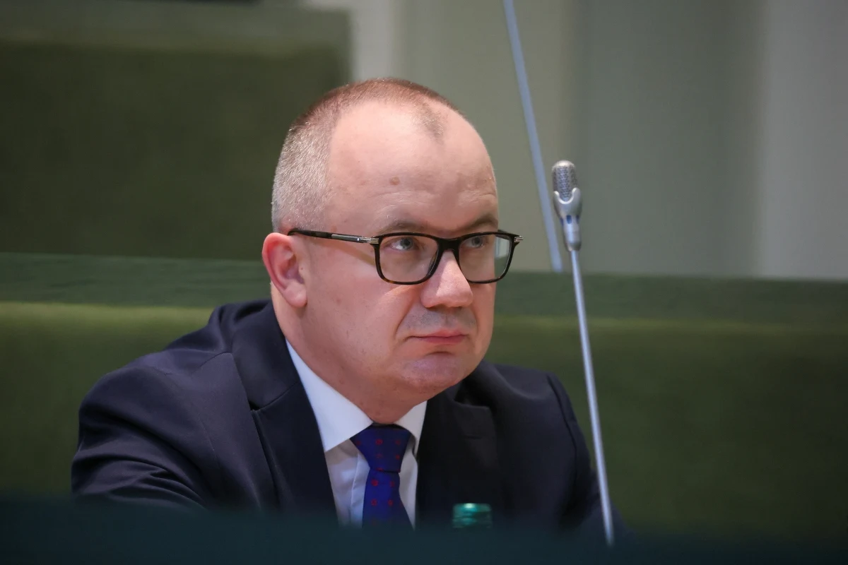 Wybór nowego prezydenta Karola Nawrockiego został oficjalnie uznany za ważny przez Sąd Najwyższy. Prokurator Generalny Adam Bodnar zapowiedział skierowanie listu do marszałka Sejmu Szymona Hołowni, w którym zamierza szczegółowo wskazać "wszystkie nieprawidłowości proceduralne", jakie miały miejsce podczas posiedzenia Izby Kontroli Nadzwyczajnej i Spraw Publicznych Sądu Najwyższego.