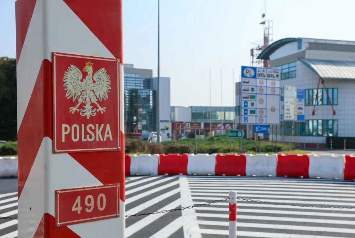 Polskie władze nie powiadomiły oficjalnie Komisji Europejskiej o zamiarze wprowadzenia od 7 lipca tymczasowych kontroli na granicy z Niemcami i Litwą – przekazał brukselskiej korespondentce RMF FM rzecznik Komisji Europejskiej. Taka notyfikacja jest obowiązkowa - w Porannej rozmowie w RMF FM rzecznik rządu Adam Szłapka zapewnił, że trafi do KE już dzisiaj. 