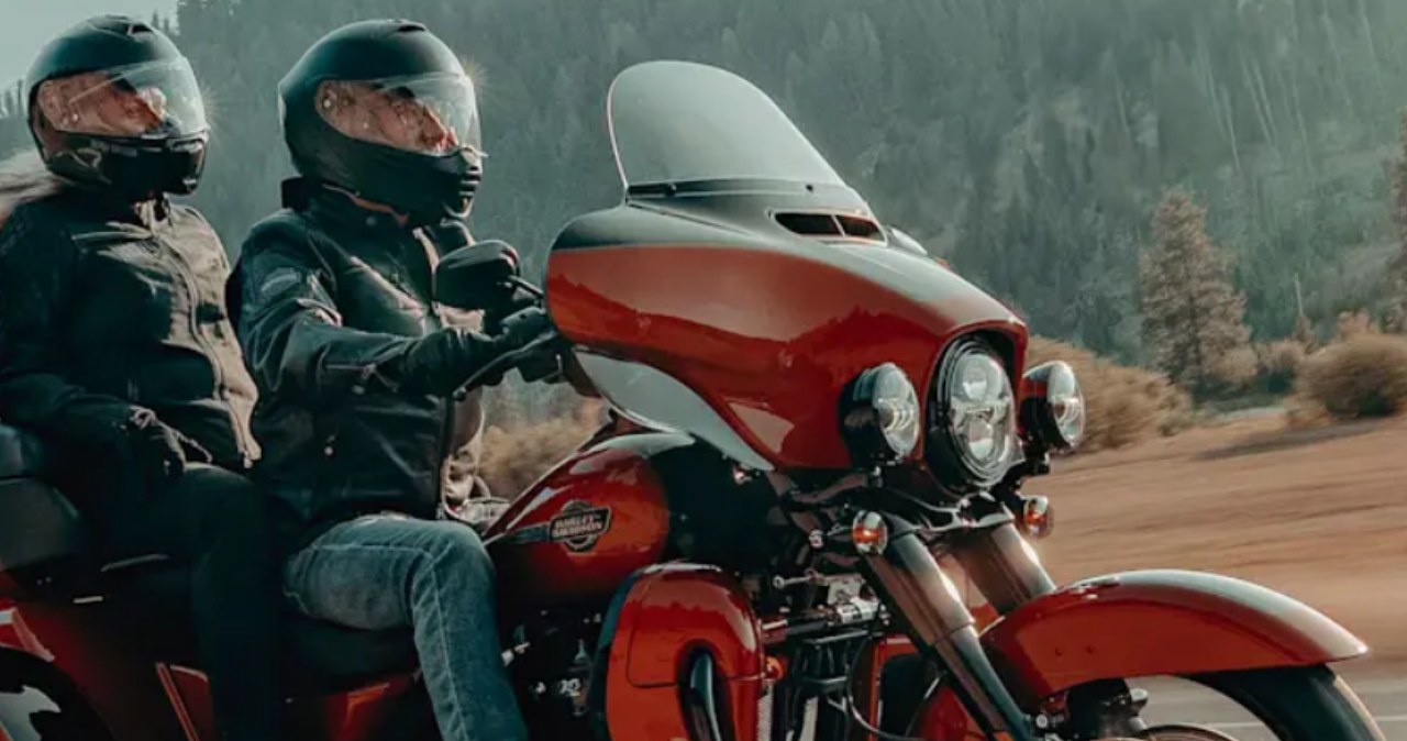 Kierowca oszukał system. Nie ma kat. A i jeździ Harleyem o mocy 108 KM