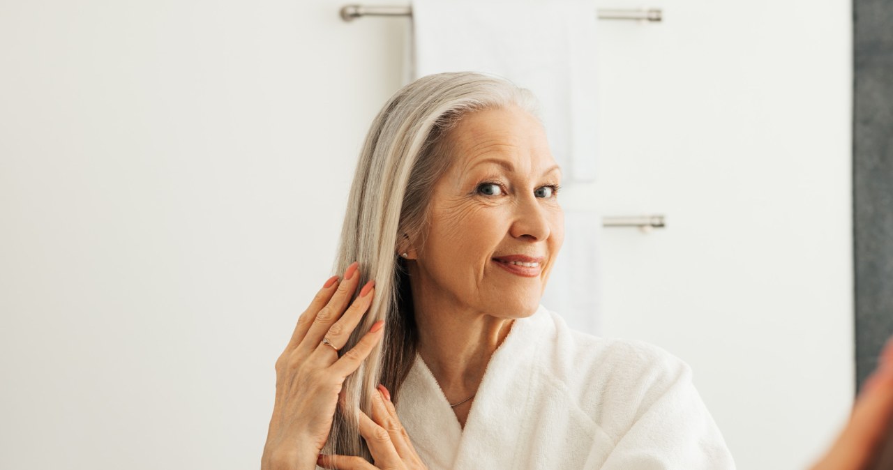 Siwe włosy przestaną być matowe i sztywne. Efekt już po pierwszym użyciu
