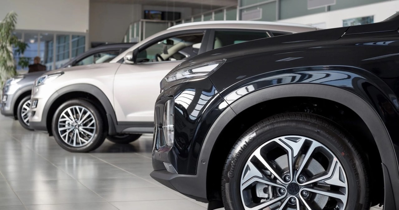 Zakaz reklamowania samochodów. Rząd przygotował nowe przepisy