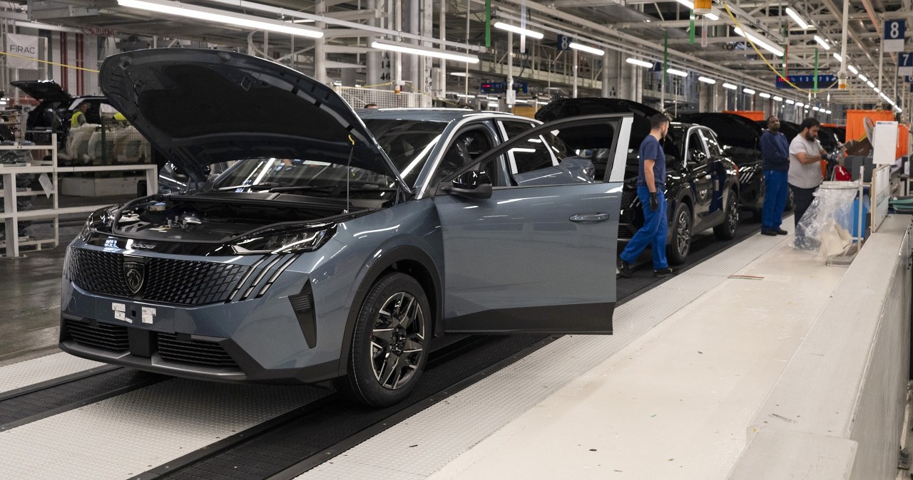 Stellantis ostrzega. Unijne przepisy o spalinach doprowadzą do zamykania fabryk