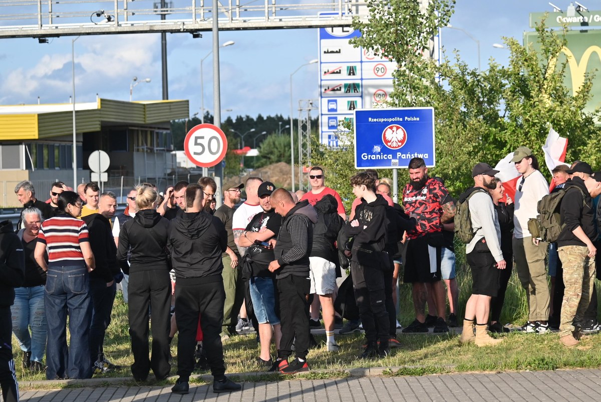 Prezydent dziękuje "patrolom" Bąkiewicza. Nerwowa sytuacja na granicy z Niemcami