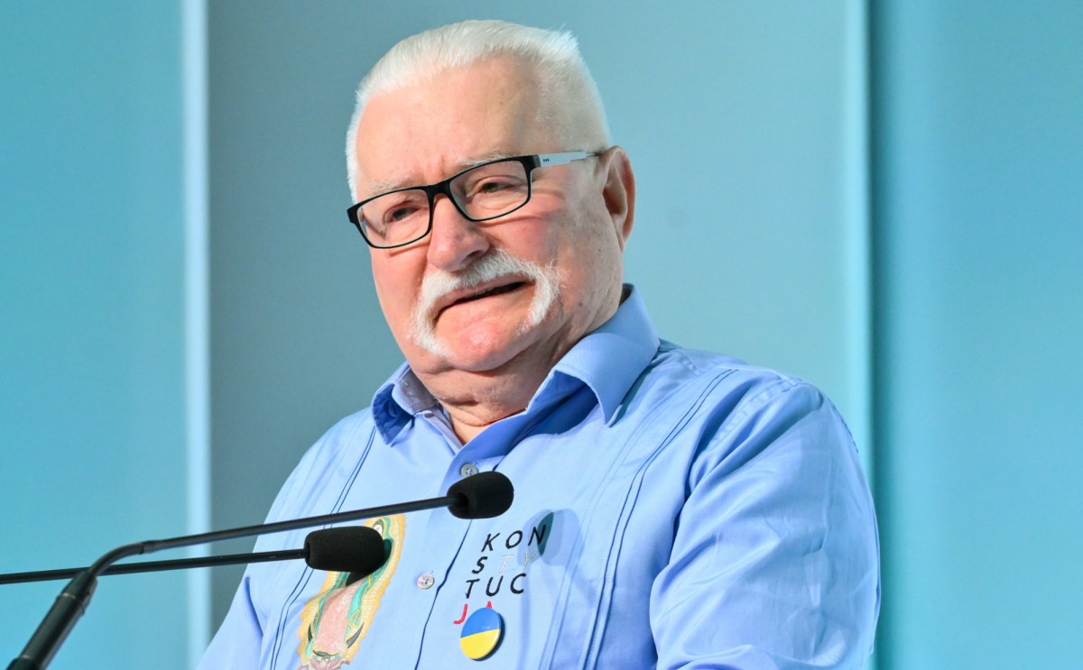 Lech Wałęsa in hospital. "We did it erstwhile  again"