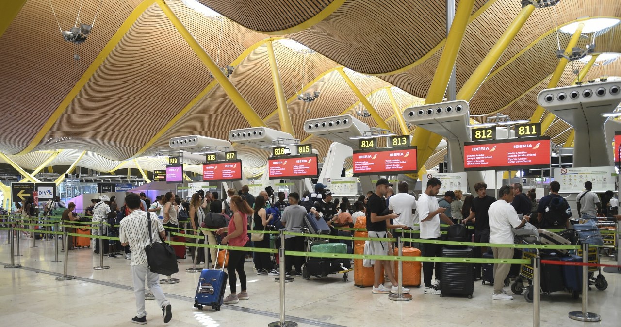 Hiszpania walczyła z turystyką, teraz ma problem. Na rząd lecą gromy