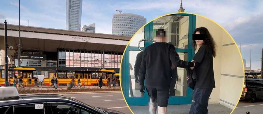 ​Do niebezpiecznego incydentu doszło w Warszawie. 31-letni Polak w trakcie przejazdu taksówką wziął kierowcę za zakładnika, przystawiając mu nóż i zażądał 100 tys. zł okupu oraz paczki papierosów "w miękkim opakowaniu". Dzięki szybkiej i skoordynowanej akcji warszawskich policjantów zakładnik odzyskał wolność. Podejrzany usłyszał zarzuty.