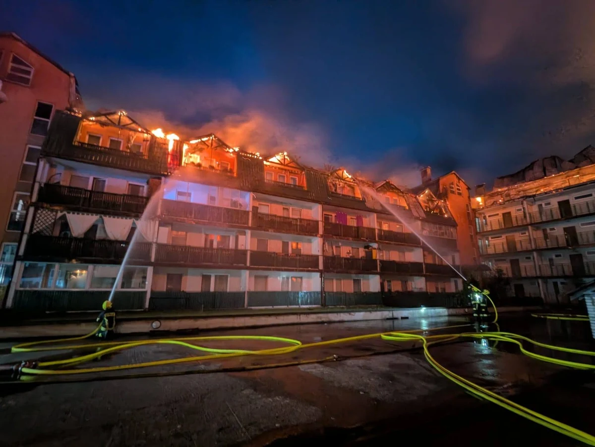 O godz. 8 ma się dziś odbyć posiedzenie powiatowego zespołu zarządzania kryzysowego w związku z pożarem dużego bloku przy ulicy Powstańców w Ząbkach. Wojewoda mazowiecki Mariusz Frankowski poinformował, że pożar dotknął ponad 500 osób. Wyjaśnił też, na jaką pomoc finansową mogą liczyć pogorzelcy. 