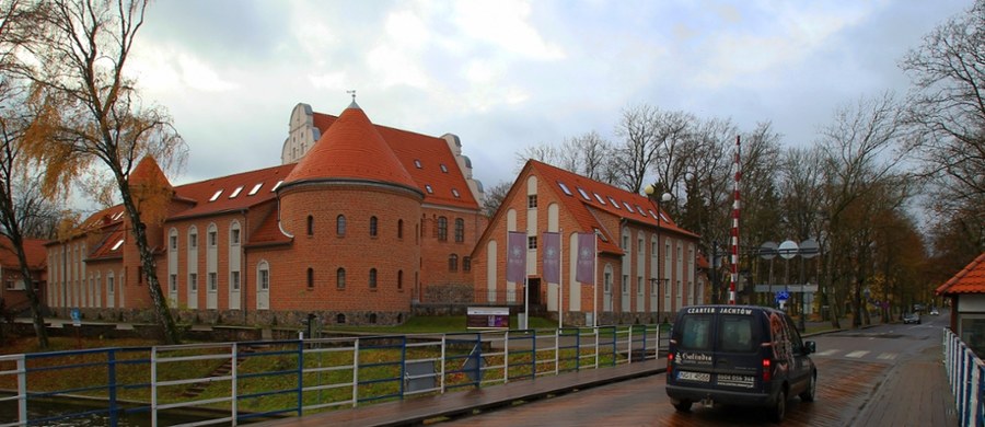 Od piątku, po remoncie, ponownie działa zabytkowy most obrotowy w Giżycku w województwie warmińsko-mazurskim. To ważna informacja dla kierowców, żeglarzy, motorowodniaków oraz turystów.