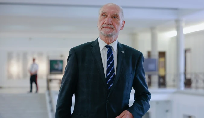 Macierewicz w tarapatach. Prokuratura chce uchylenia immunitetu